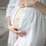 妊娠線はおなかだけじゃない!セルフケアマッサージの方法を場所別でご紹介♪